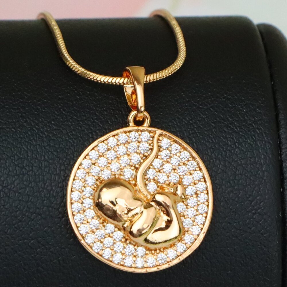 "Round Rose Gold Pendant with Crystal Border and Cat Design Center, XPPT1604